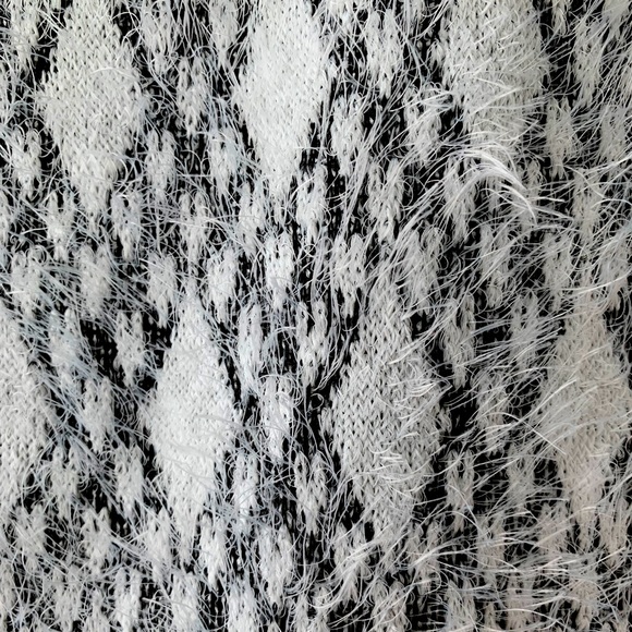 SALE!! Brand New Ladies Sweater - Picture 3 of 5